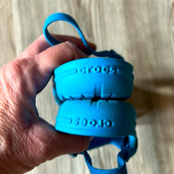 CROCS Blue Child Size 11 Flip Flop Sandals Boy Girl Ankle Strap              O - Picture 10 of 14